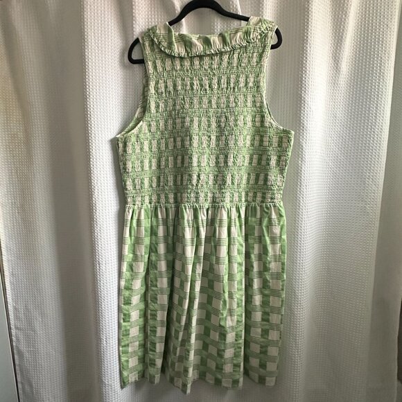 Plus Size Green Plaid Cheques Peter Pan Collar Smocked Dress - Picture 4 of 8